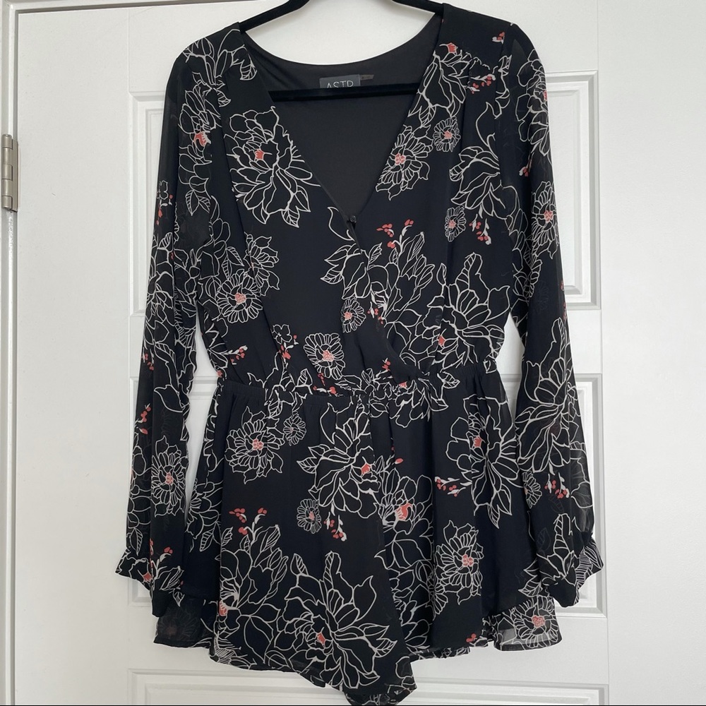 Floral Print V-Neck Romper, M